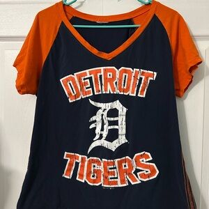 Detroit Tigers Women's V-Neck Tee - Navy and Orange